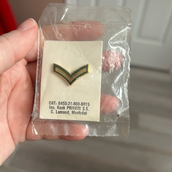 4/$50 Vintage Military Rank private Insignia Pin 📌 - Picture 4 of 6